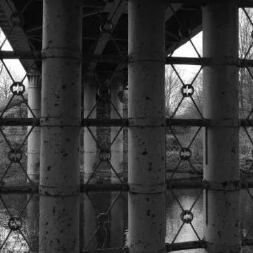 Black & White pix - Steel Bridge pillars