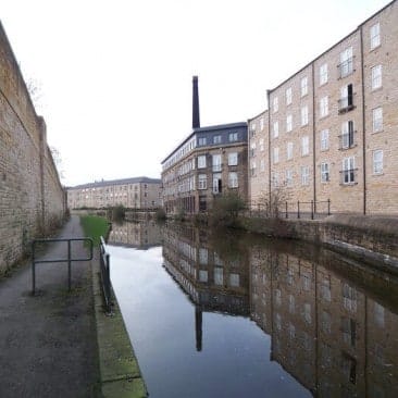Leeds Liverpool Canal - Britannia Wharf