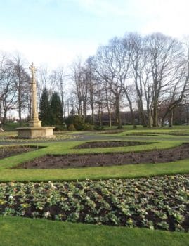 War Memorial Monument in Myrtle Park