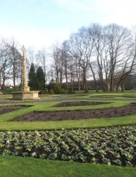 War Memorial Monument in Myrtle Park
