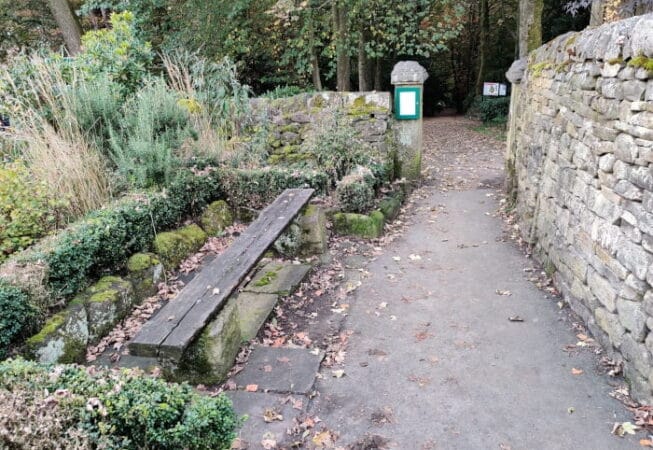 One of Prince of Wales Park entrances on Parkside near Eldwick